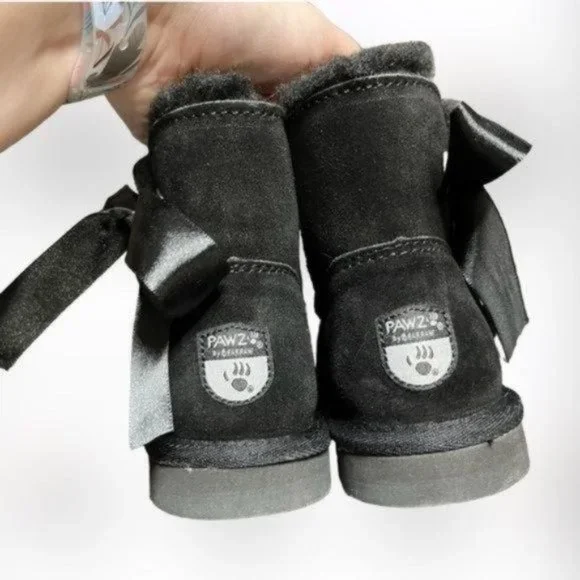 PAWZ by Bearpaw Black Bow Leather Boots Girls Size 13 - Picture 3 of 7